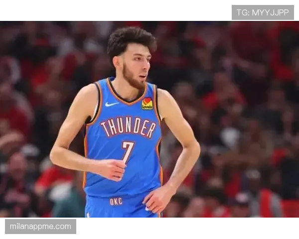 切特·霍姆格伦篮下高效终结拉开内线攻防差距